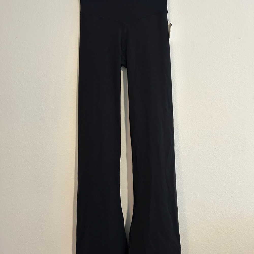 Aerie Hip Hugger Bootcut Leggings in short